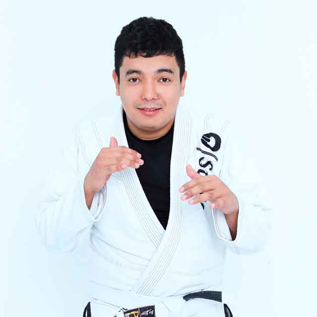 Алишер Утев ученик школы бразильского джиу-джитсу Roller