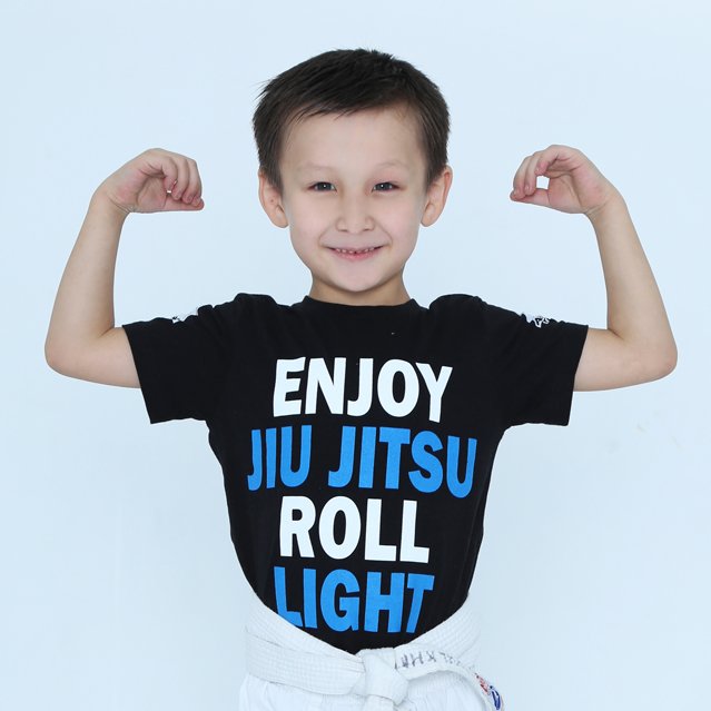 Кайрат Абулхаир ученик школы бразильского джиу-джитсу Roller