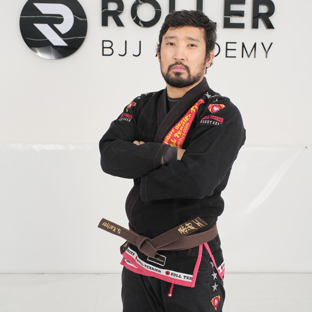 Шынгыс Нургазы ученик школы бразильского джиу-джитсу Roller