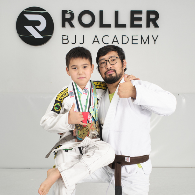 Ученики школы бразильского джиу-джитсу Roller