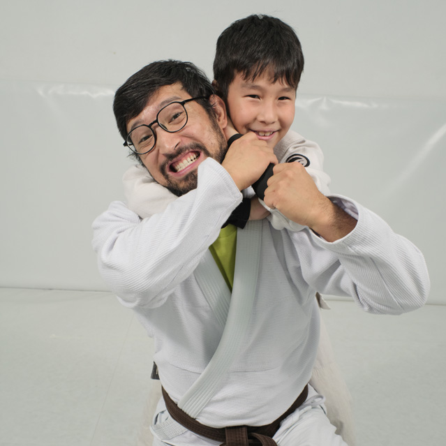 Ученики школы бразильского джиу-джитсу Roller