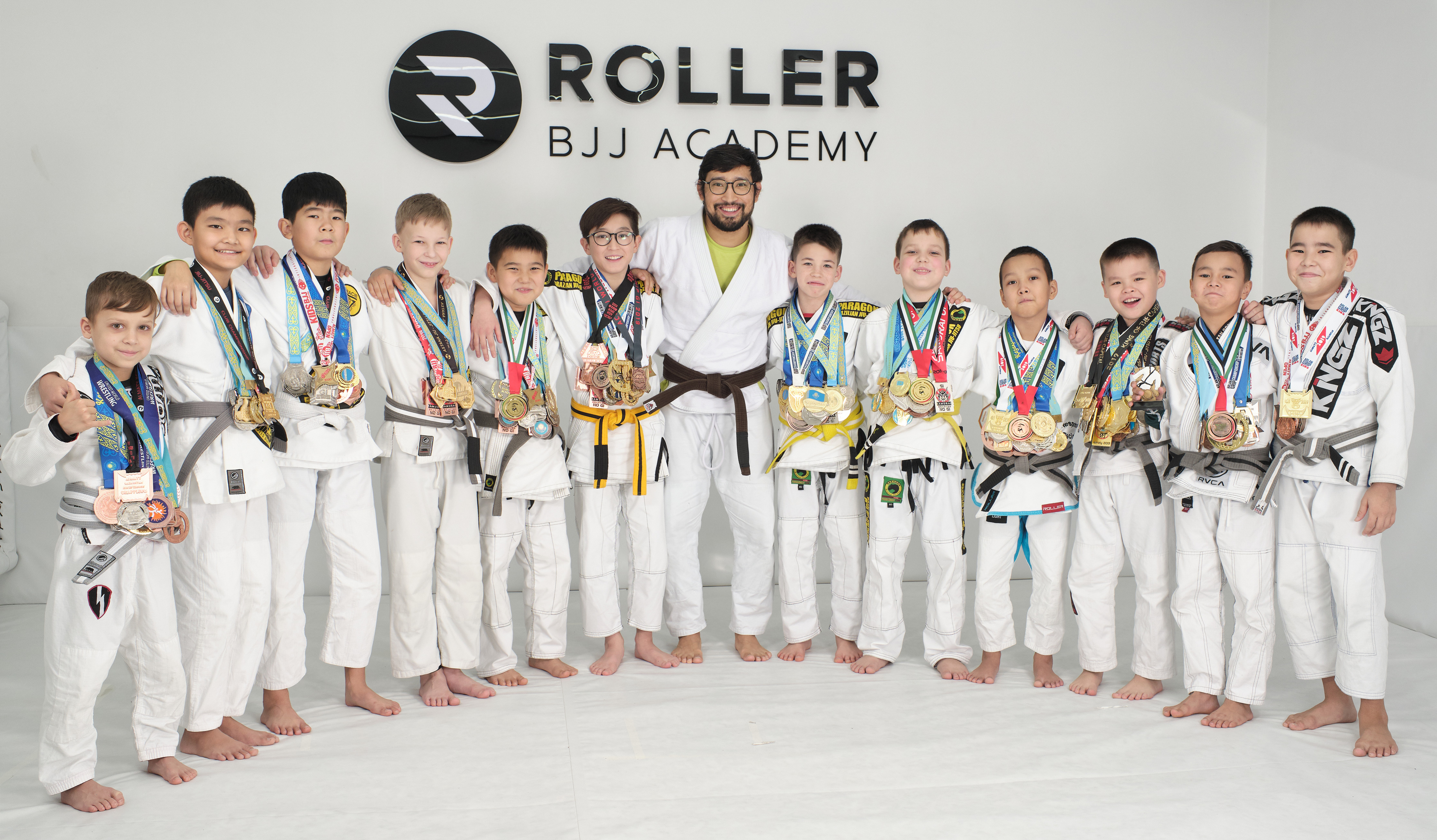Ученики школы бразильского джиу-джитсу Roller