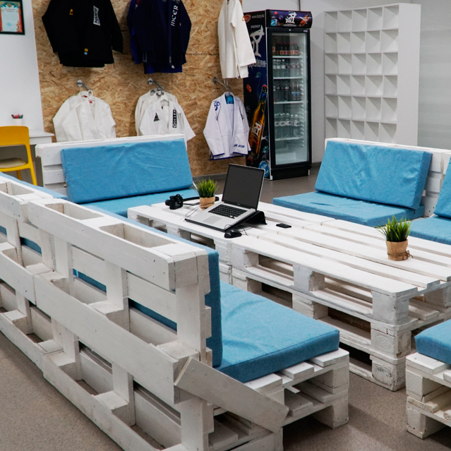 Комната отдыха школы бразильского джиу-джитсу Roller